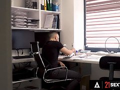 Anal, Beso negro, Tetas grandes, Garganta profunda, Penetracion con dedos, Abierta, Lencería, Gritar
