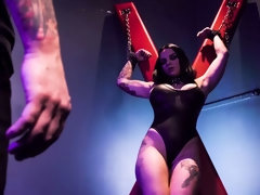 Большие сиськи, Минет, Бондаж, Собачьи, Доминирование, Секс без цензуры, Тату, Сиськи