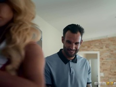 Grosser arsch, Blondine, Kleid, Absätze, Nackt, Realität, Tätowierung, Tanga