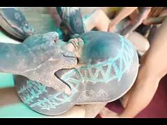 Leie, In den arsch, Kehlenfick, Hd, Orgie, Tätowierung