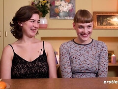 素人, バック, 指いじり, ドイツ人, レズビアン, 自然山雀, 馬乗り, ペニスバンド