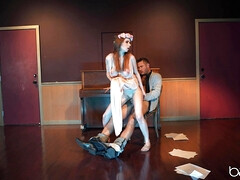 Cul, Nana, Grosse bite, Gros seins, En levrette, Faciale, Hard, Rousse roux