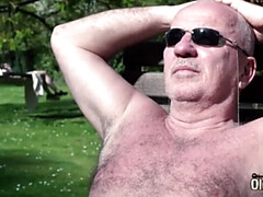 Blasen, Sperma im mund, Freundin, Im freien, Ablutschen, Jungendliche (18+), Eng, Jungfrau