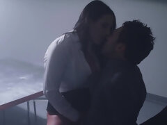 Anal, Gros seins, Sucer une bite, Brunette brune, En levrette, Hd, Lécher le sphincter, Tatouage