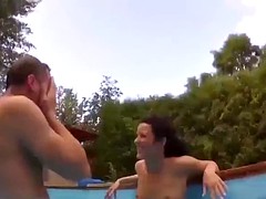 Grosser schwanz, Spermaladung, Massage, Pool, Überraschung