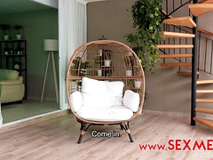 Plantureuse, Tir de sperme, En levrette, Époux mari, Fille latino, Rousse roux, Rasée, Nénés