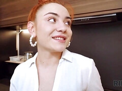 Sucer une bite, Brunette brune, Queue, 2 femmes 1 homme, Hard, Hd, Mère que j'aimerais baiser, Plan cul à trois