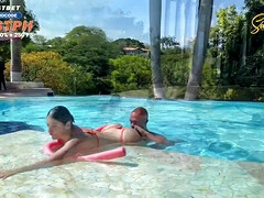 Amateur, Anal, Grosse bite, Éjaculation interne, Première fois, Fille latino, De plein air, Piscine