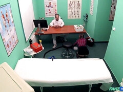 Kokhalzen, Hakken, Likken, Kantoor, Twee staartjes, Tieten likken, Uniformpje, Bekijker