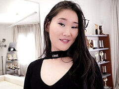 Asiatique, Grosse bite, Sucer une bite, Brunette brune, En levrette, Maigrichonne, Adolescente, Nénés