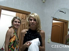 Grosser arsch, Blondine, Hundestellung, Gruppe, Milf, Orgie, Pov, Rasiert