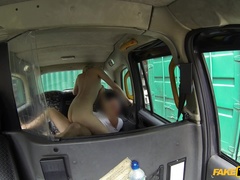 Anal, Sucer une bite, Voiture, Doigter, Branlette thaïlandaise, De plein air, Pov, Nénés