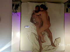 茶髪の, 手コキする, ホテル