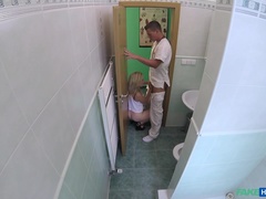 Amateur, Sucer une bite, Médecin, En levrette, Branlette thaïlandaise, Masturbation, Infirmière, Bureau
