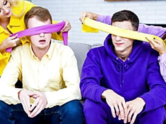 18 jaar, Grote kont, Grote lul, Pijpbeurt, Hondjeshouding, Kwartet, Natuurlijke tieten, Tieten likken