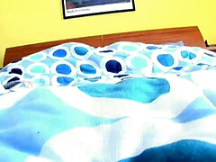 Amateur, Brunette brune, Petite amie, Fait maison, Lesbienne, Masturbation, Nénés, Jouets