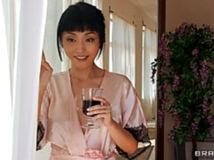 アナル, アジア人, デカチン, 茶髪の, バック, 異人種間, なめる, 小柄