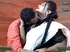 Grosser schwanz, Grosse titten, Freund, Braunhaarige, Hotel, Indisch, Natürlichen titten, Ehefrau