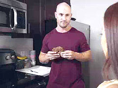 Brunette brune, Fille latino, Fessée