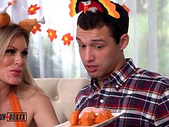 Mooi, Blond, Man die toekijkt, Handbeurt, Moeder, Slet, Tiener, Trio