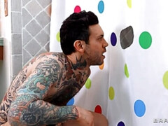 Arsch, Bad, Grosser arsch, Blasen, Braunhaarige, Kehlenfick, Orgasmus, Weibliche ejakulation