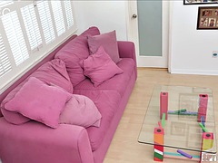 Tussi, Grosser schwanz, Blasen, Braunhaarige, Spermaladung, Aufs gesicht abspritzen, Jungendliche (18+), Titten