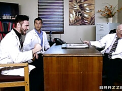 アナル, デカ尻, フェラチオ, ハードコア, 淫乱熟女, タトゥー, 三人, ユニフォーム