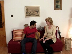 Blonde, Femme couguar, Mamie, Mature, Mère que j'aimerais baiser, Réalité, Rasée, Nénés