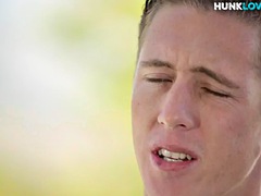 Athletic amateur enjoys tugging a shaved cock in solo action