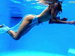 Collège université, Fétiche, Hd, Hongroise, Seins naturels, Petite femme, Adolescente, Nénés