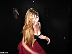 Rubia, Mamada, Corridas, Garganta profunda, Corridas faciales, Pajear, Tragarse