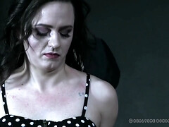 Bondage discipline sadomasochisme, Pijpbeurt, Bruinharig, Diep in de keel, Fetisj, Natuurlijk, Kut duiken, Kousen