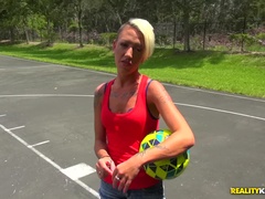 Amateur, Rubia, Mamada, Corridas faciales, Realidad, Flaco, Tatuaje