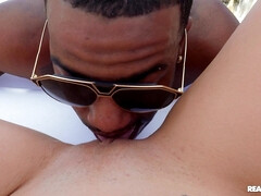 Amerikanisch, Hinter den kulissen, Grosse titten, Braunhaarige, Kehlenfick, Hardcore, Latina, Pool