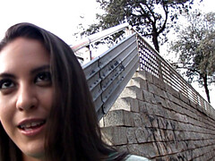 18 jahre, Blasen, Braunhaarige, Hundestellung, Aufs gesicht abspritzen, Geld, Im freien, Zierlich