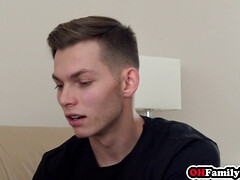 Gros cul, Grosse bite, Sucer une bite, Brunette brune, Femme couguar, Maman, Chatte, Nénés