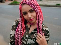 Cul, Sucer une bite, Rasée, Maigrichonne, Dénudage, Tatouage, Adolescente, Nénés