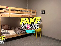 Bruinharig, Diep in de keel, Hd, Orgasme, Klein, Schreeuwen, Trio, Tieten likken