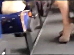 Bajo la falda