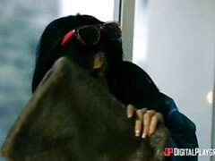 Gros seins, Sucer une bite, Branlette thaïlandaise, Léchez, Piercing, Réalité, Cheveux courts, Nénés