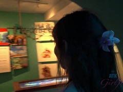 Amateur, Doigter, Exhib, Petite amie, Orgasme, Pov, Public, Fumer