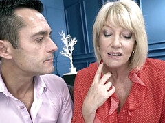 Rubia, Mamada, Acercamiento, Corridas, Penetracion con dedos, Abuelita, Sexo duro, Coño