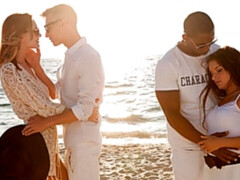 Grosser arsch, Grosser schwanz, Grosse titten, Blasen, Hundestellung, Flotter vierer, Interrassisch, Dürr