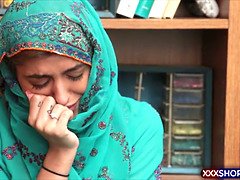 Arabe, Sucer une bite, Attrapée, Hard, Petite femme, Punition, Adolescente, Uniforme