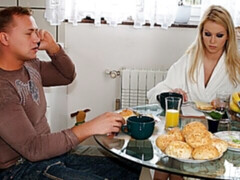 Anaal, Grote kont, Grote lul, Blond, Pijpbeurt, Hondjeshouding, Flexibiel, Moeder die ik wil neuken