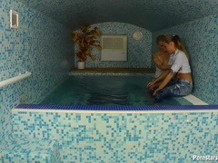 Aangekleed, Huisgemaakt, Spijkerbroeken, Lesbisch, Orgie, Swinger, Nat