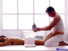 Grote lul, Rondborstig, Sperma in gezicht, Duits, Hardcore, Likken, Masseren, Natuurlijke tieten