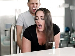 Gros seins, En gros plan de très près, Faciale, Famille, Hard, Mère que j'aimerais baiser, Maman, Belle mère