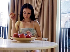 18 ans, Gros cul, Sucer une bite, Brunette brune, Branlette thaïlandaise, Hd, Léchez, Chatte