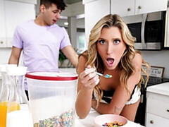 18 ans, Gros cul, Grosse bite, Sucer une bite, Compilation, En levrette, Seins naturels, Nénés